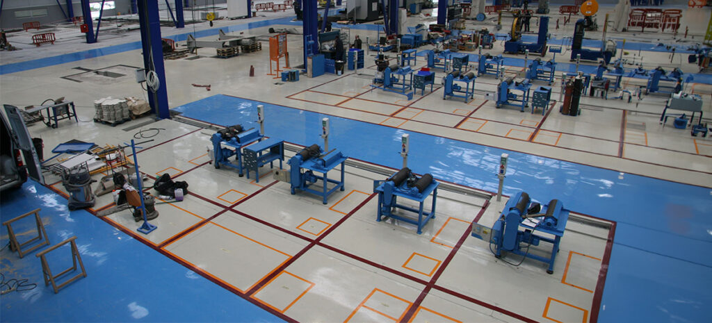 Pavimento técnico industrial aplicado por Lurtech en instalación de renovables de INDAR en Gipuzkoa